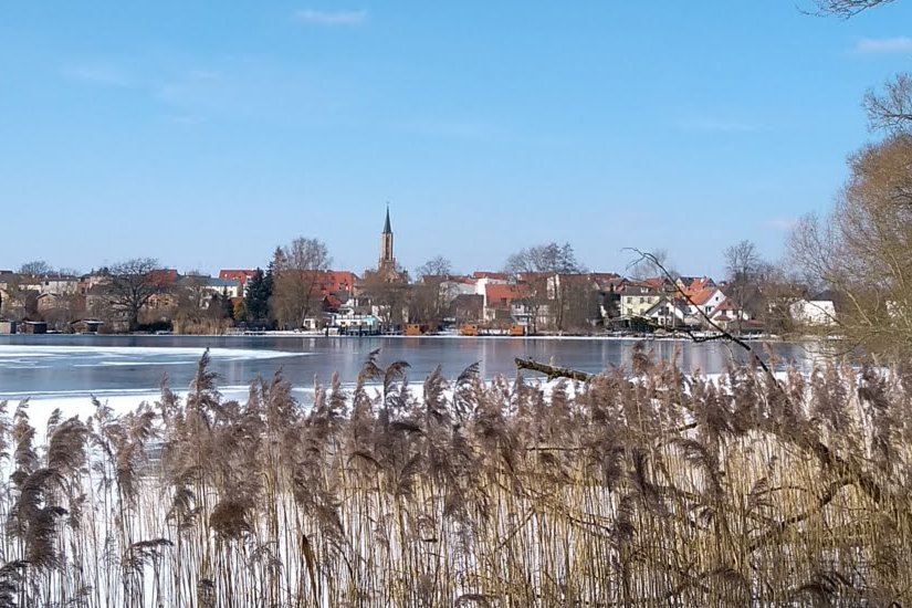 Stadtpanorama am winterlichen Baalensee | Stadt Fürstenberg/Havel Iris Wessolowski, 2018